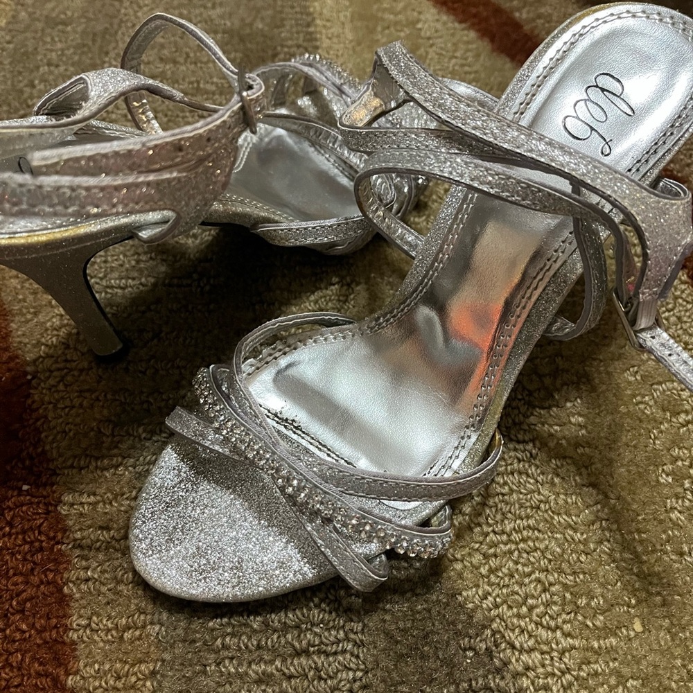 Deb Sandals sz 7